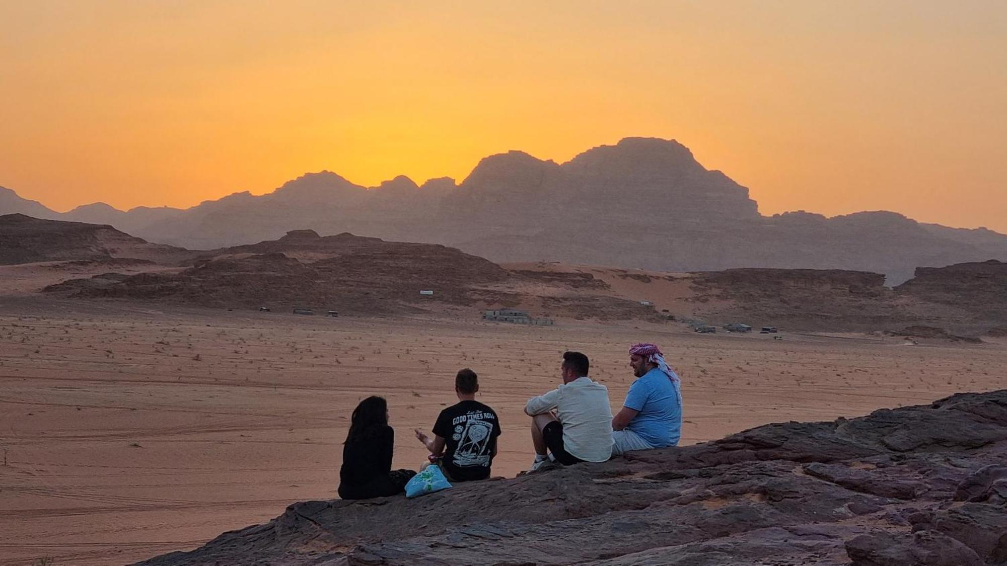 Hotel Desert Knights Camp Wadi Rum Zewnętrze zdjęcie